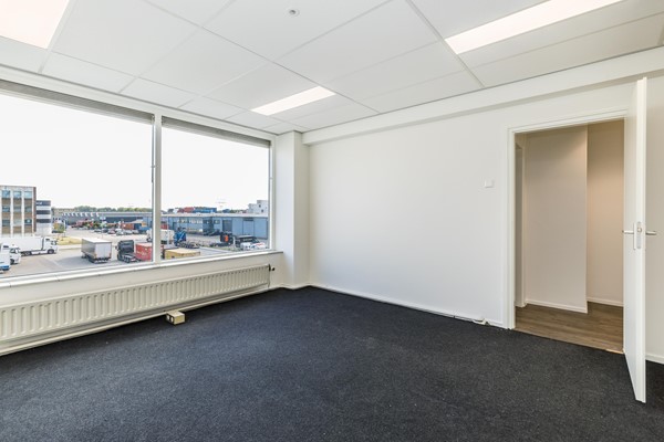 Medium property photo - Smirnoffweg 34, 3088 HE Rotterdam